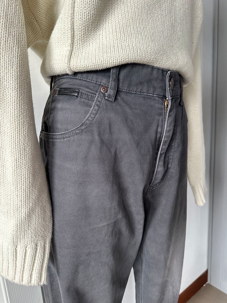 Vintage Y2K Wrangler Gray Medium Waist Pants, Size W33, Unisex, Straight Leg Jeans with Regular Fit, Minimalist Cotton Trousers