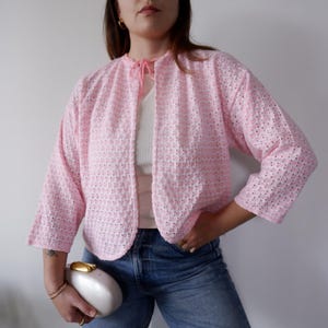 Vintage Pink Strickjacke, Größe M, Made in Scotland, 3/4 Ärmel Jacke mit Fliege Kragen, Kurzer Pullover