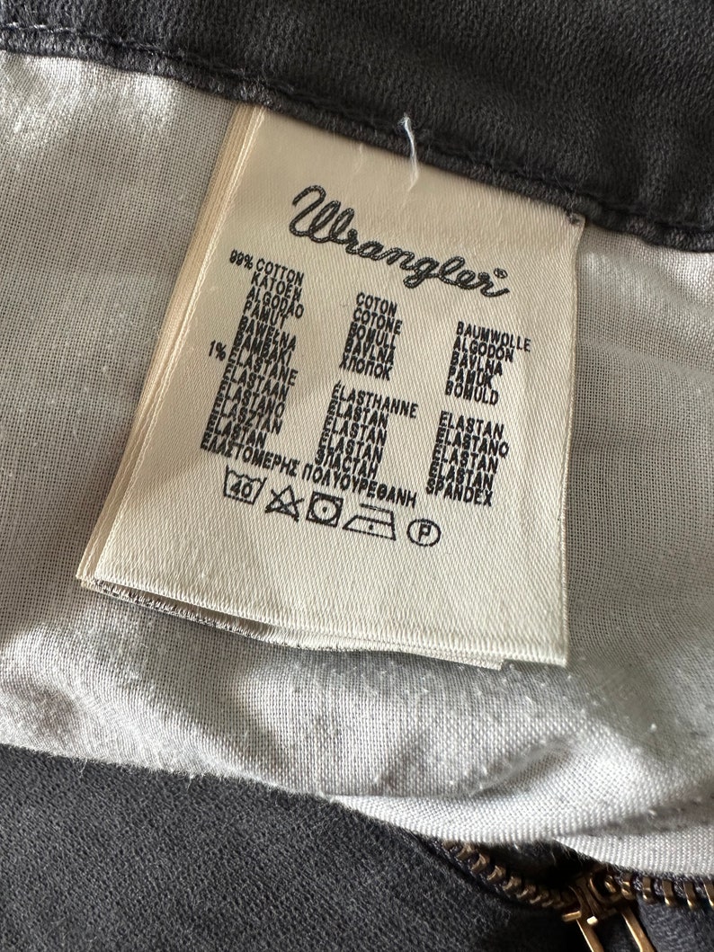 Vintage Y2K Wrangler Gray Medium Waist Pants, Size W33, Unisex, Straight Leg Jeans with Regular Fit, Minimalist Cotton Trousers