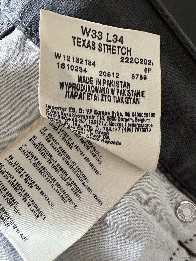 Vintage Y2K Wrangler Gray Medium Waist Pants, Size W33, Unisex, Straight Leg Jeans with Regular Fit, Minimalist Cotton Trousers