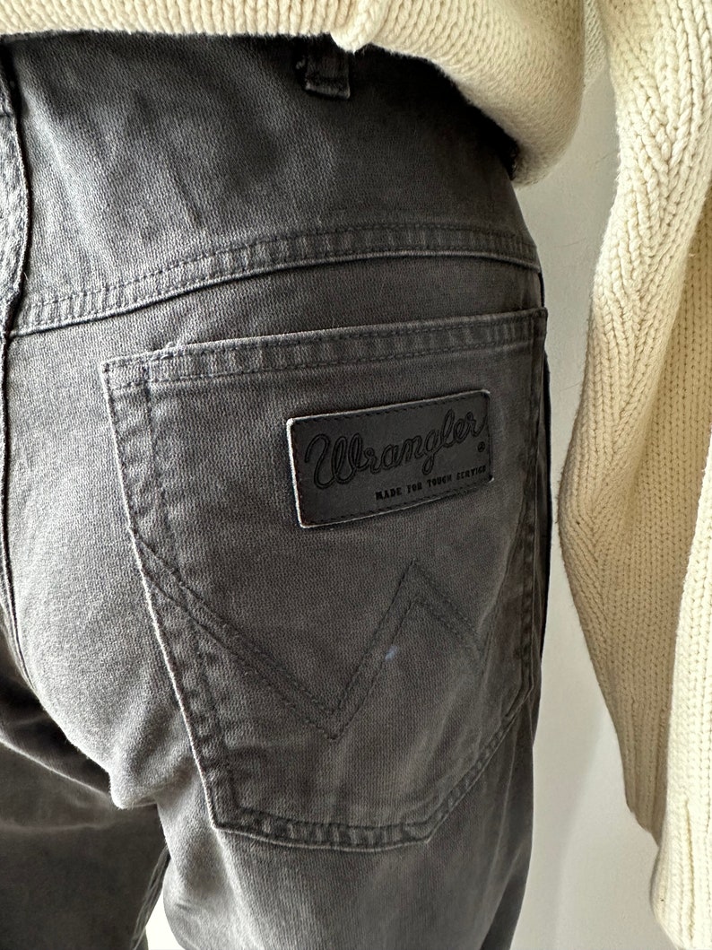 Vintage Y2K Wrangler Gray Medium Waist Pants, Size W33, Unisex, Straight Leg Jeans with Regular Fit, Minimalist Cotton Trousers