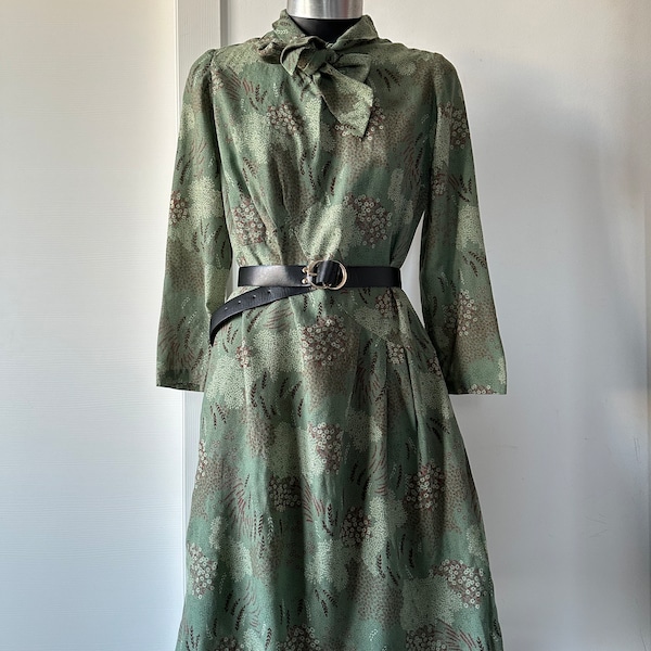 Floral vintage 80s dress/pleated skirt/midi dress /cottagecore dress/ spring dress/