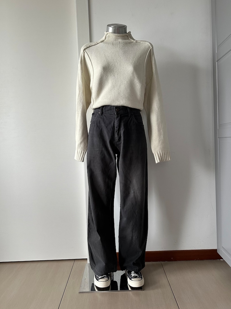 Vintage Y2K Wrangler Gray Medium Waist Pants, Size W33, Unisex, Straight Leg Jeans with Regular Fit, Minimalist Cotton Trousers