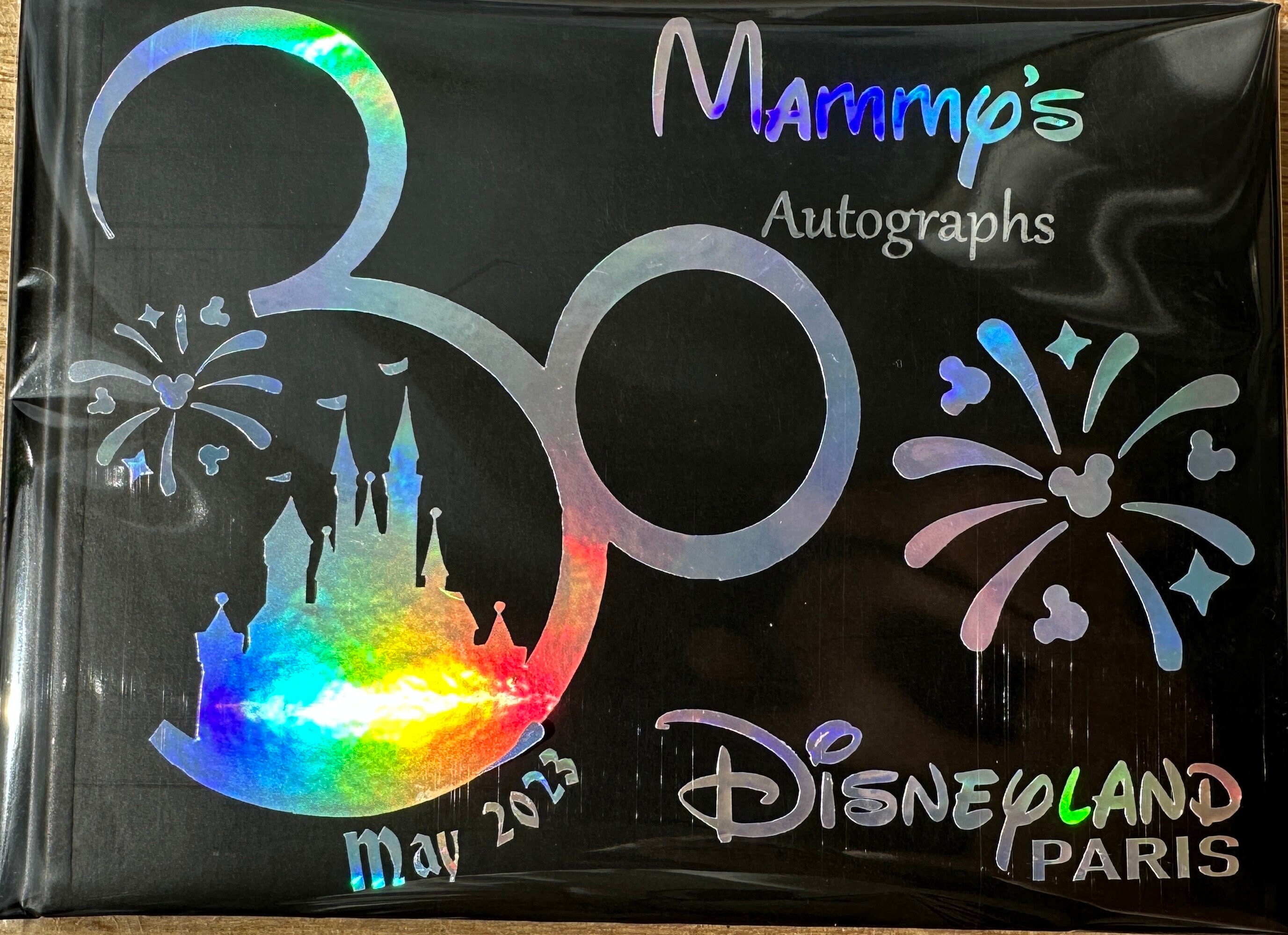 Personalize your Disney autograph books - Chip and Co