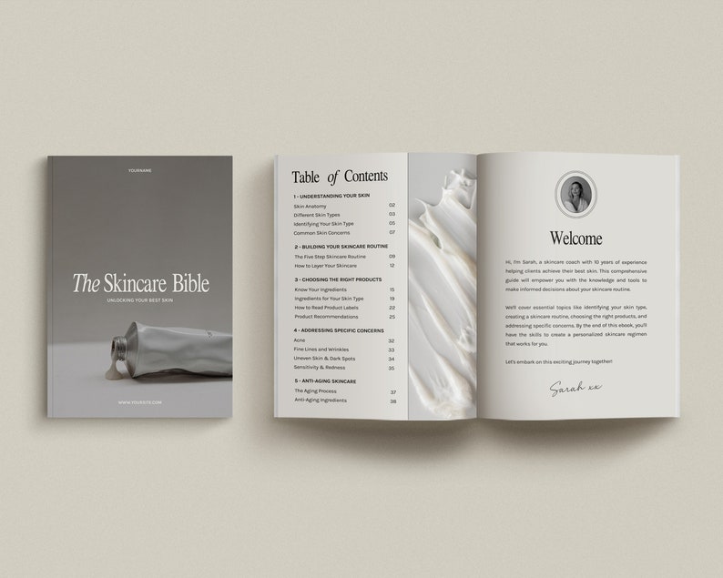 Pu&ograve; includere: The Skincare Bible: Unlocking Your Best Skin, un libro con una copertina bianca e grigia che presenta un tubo di crema. L'indice del libro &egrave; visibile, con sezioni sulla comprensione della tua pelle, la creazione della tua routine di cura della pelle, la scelta dei prodotti giusti, l'affrontare problemi specifici e la cura della pelle anti-et&agrave;. La pagina di benvenuto del libro presenta una foto di Sarah, una coach di cura della pelle, e il testo "Benvenuti".