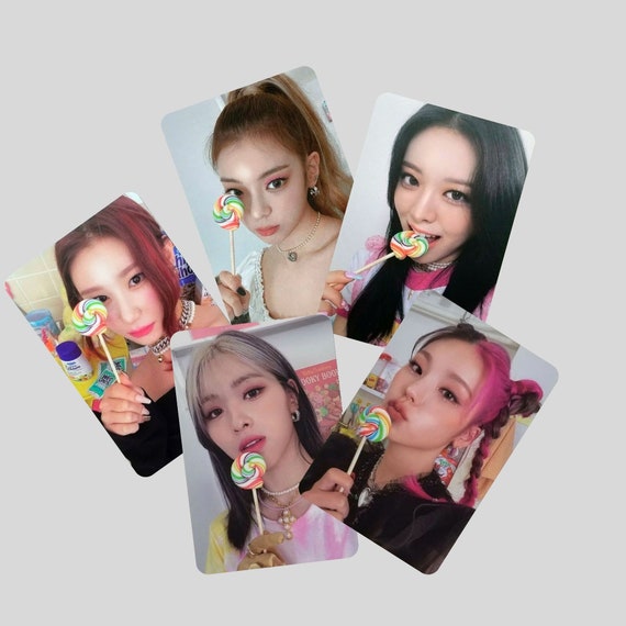 Buy ITZY Crazy in Love Photocards Set -preorder Online in India - Etsy