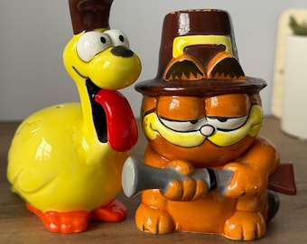 Salero y pimentero vintage de Garfield para Acción de Gracias / Decoración retro de cocina con temática de cazador de pavos de cerámica
