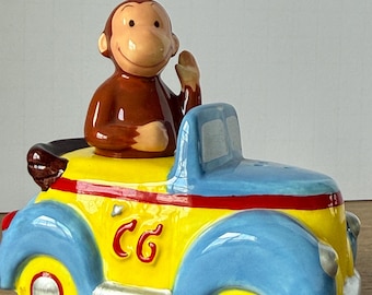 Salero y pimentero vintage de Curious George con forma de coche / Decoración coleccionable de mono de cerámica