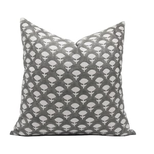 Kussenhoes met blokprint, bohokussen, handgemaakt kussen van puur linnen stof, decoratieve bankkussensloop van Indiase stof - JADI BUTI