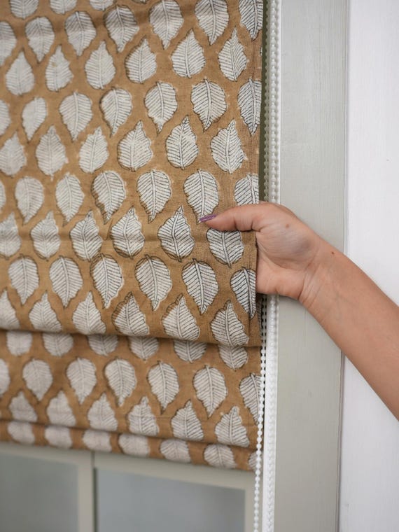 Raffrollo | Handgefertigter, blickdichter Leinenrollo mit floralem Blockdruck