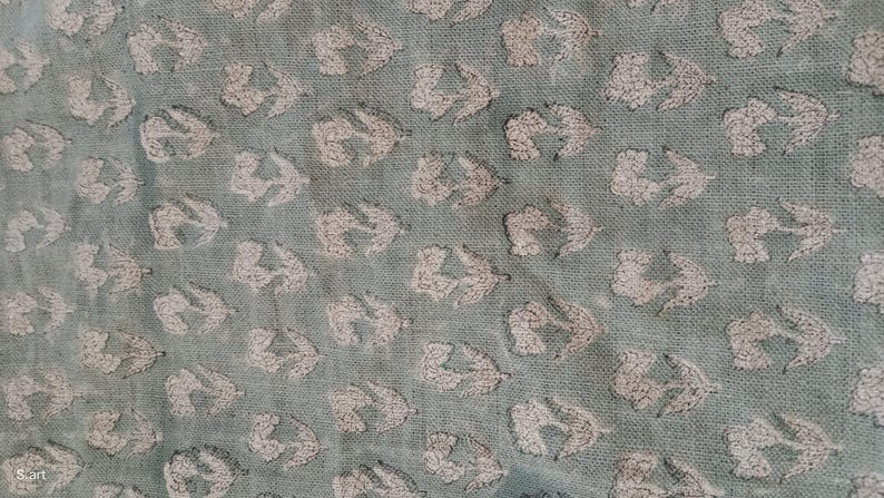 Rustic thick linen fabric, Indian floral art for stylish pillows and curtains
Bohemian thick linen fabric, Indian floral block print for tablecloth and napkins, Thick linen floral print fabric, Indian handmade for chair and living room decor.