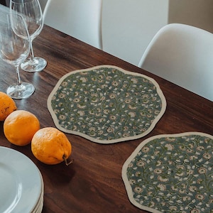 Scalloped Trim Round Placemats, Handblocked Floral Placemats, Bohemian Wavy Placemats, Fabric Placemats, French Country Placemats - Himachal