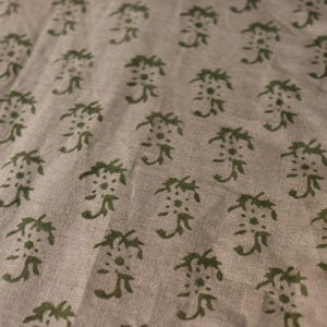 Dicker Leinenstoff 150 cm breit, Blumendruck, Kissenbezug, Meterware, Tischdecke, indischer Stoff, Wandbehang, Möbelstoff, PATJHAD GRÜN Bild 5