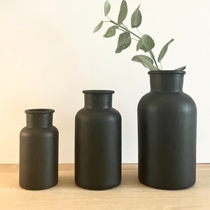 Bottle neck hand painted vase matte vase ceramic effect minimalist modern decorative vase boho Scandinavian decor home decor Black