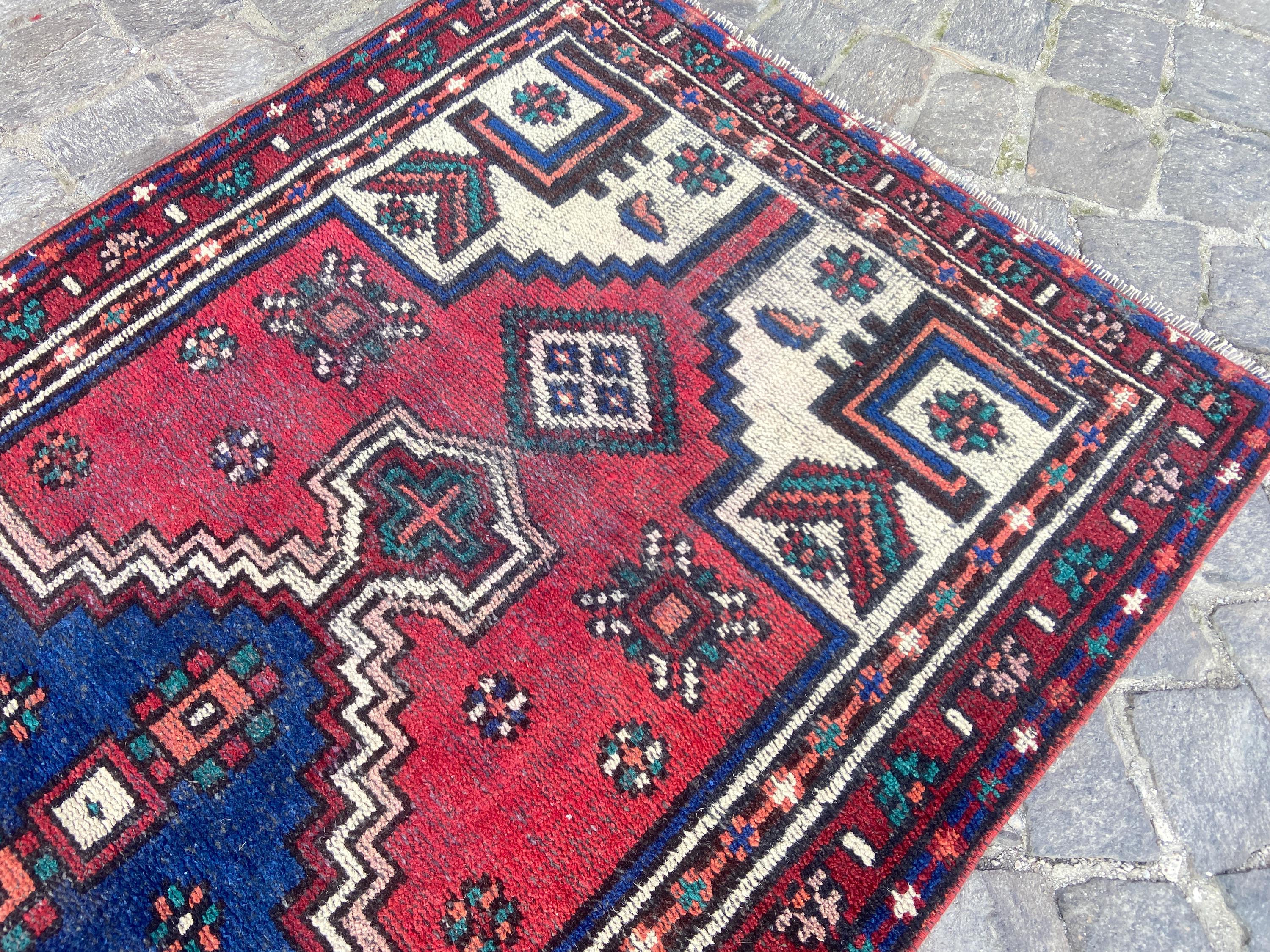 ヴィンテージ ペルシャ ランナーラグ：手作りのオリエンタル装飾（3.2