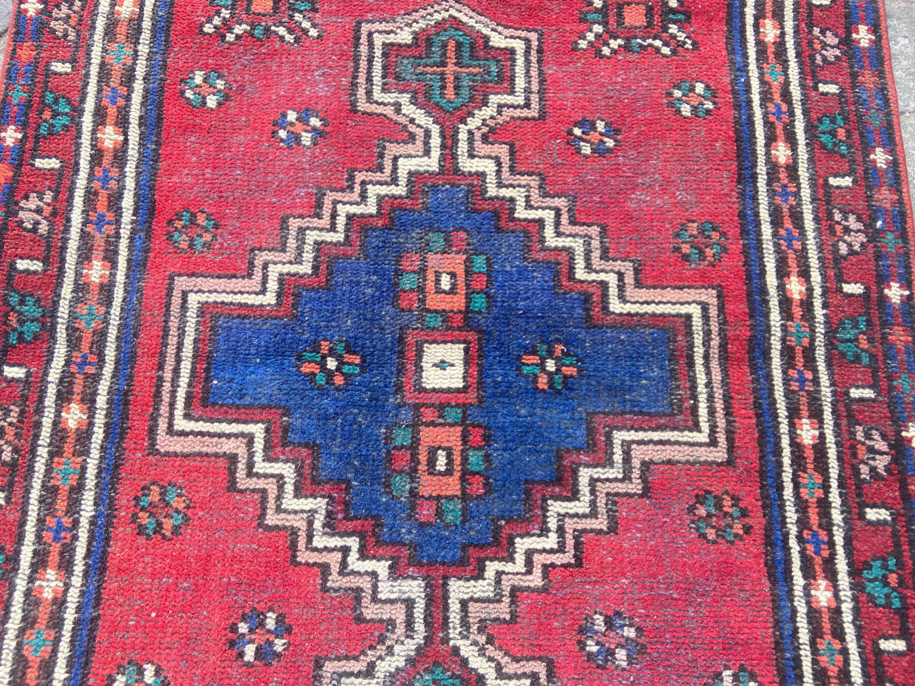 ヴィンテージ ペルシャ ランナーラグ：手作りのオリエンタル装飾（3.2