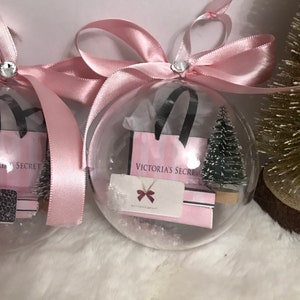 Medium Vs ornament