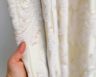 Tende jacquard floreali: tende boho su misura con occhielli dorati