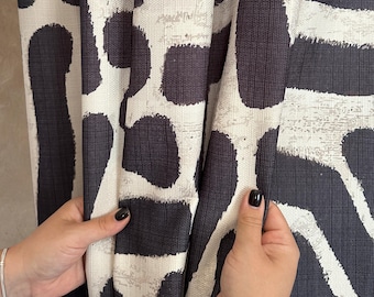 Tende in lino monocromatiche: motivo bianco e nero, tende con occhielli per soggiorno