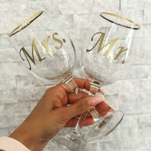 Mrs. & Mr. Aufkleber für Sektgläser oder Weingläser zur Hochzeit