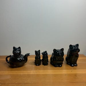 Vintage Shafford svart katt keramisk teservis tekanna, sockerskål, gräddkanna, salt- och pepparkar - saknar kall färg CHIPPAD