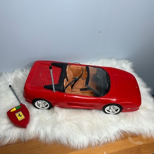 Jouet Ancien - Voiture Ferrari En Tôle - France, Années 1960, 22 Cm