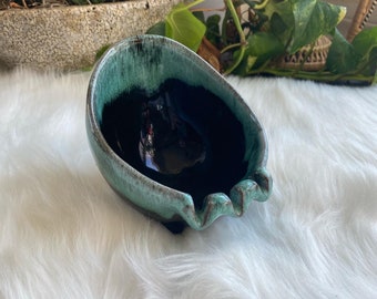 Canuck cerámica por Evangeline turquesa MCM mediados de siglo, moderno atrapa todo plato vintage huevo forma de incienso