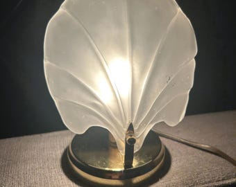 Vintage frosted glass sea shell table lamp Hollywood regency art deco