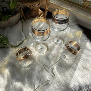 Gold Detail Wine Glasses Gold Rim With Unique Octagonal Stems a Bit of Gold Paint Loss - 4 PCS