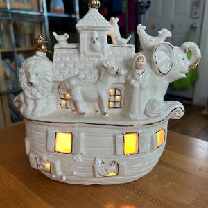 Christmas Noah’s ark santa animal ivory with gold trim light up Christmas decoration vintage JC penny