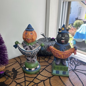 Black “Vintage style” ceramic Halloween decoration trick or treat cat pumpkin head figurines