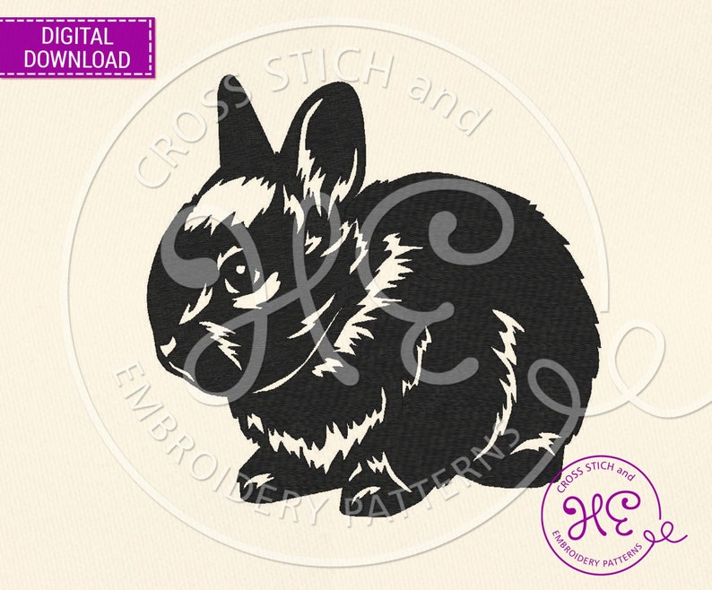 Pode incluir: Ilustra&ccedil;&atilde;o a preto e branco de um coelho, com o texto "CROSS STICH and EMBROIDERY PATTERNS" num design circular. As palavras "DIGITAL DOWNLOAD" est&atilde;o num ret&acirc;ngulo roxo no canto superior esquerdo. O coelho est&aacute; sentado.