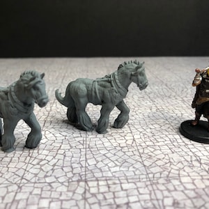 3D Printed Horse Miniatures: 28mm Scale RPG Terrain
