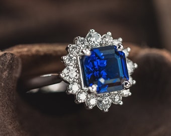Blue Sapphire Ring with diamond halo, Vintage engagement ring, sapphire ring, blue sapphire engagement ring,sapphire and diamond ring