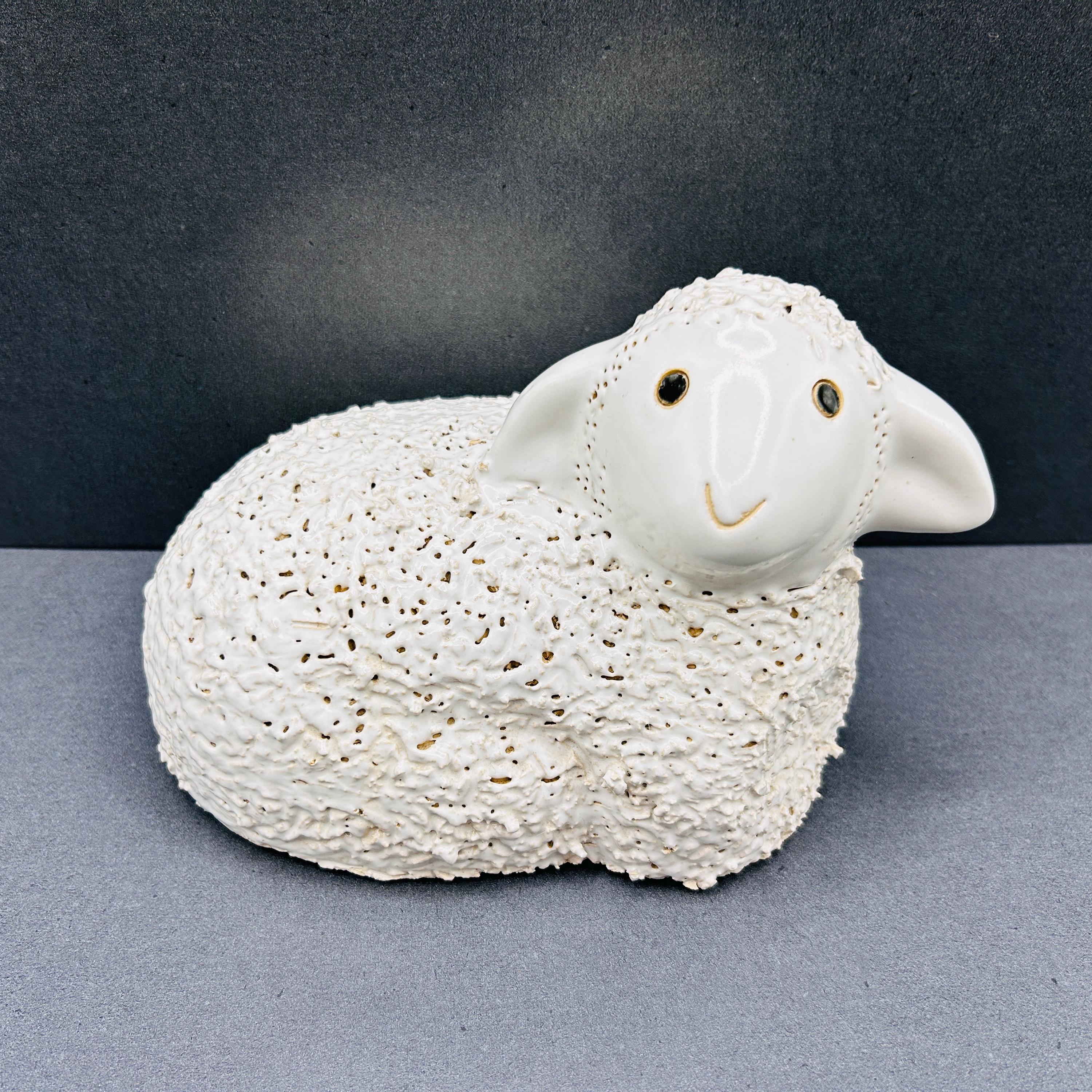 【プップ さま】* antique sheep ✵ * 鈴をつけた小さな 羊さん プップ さま】* antique sheep ✵ * 鈴をつけた小さな 羊さん