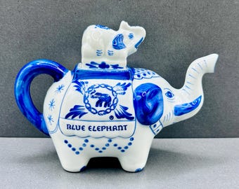 Vintage blauwe olifant theepot | Handgeschilderd porselein | Thailand | Kobaltblauw en wit