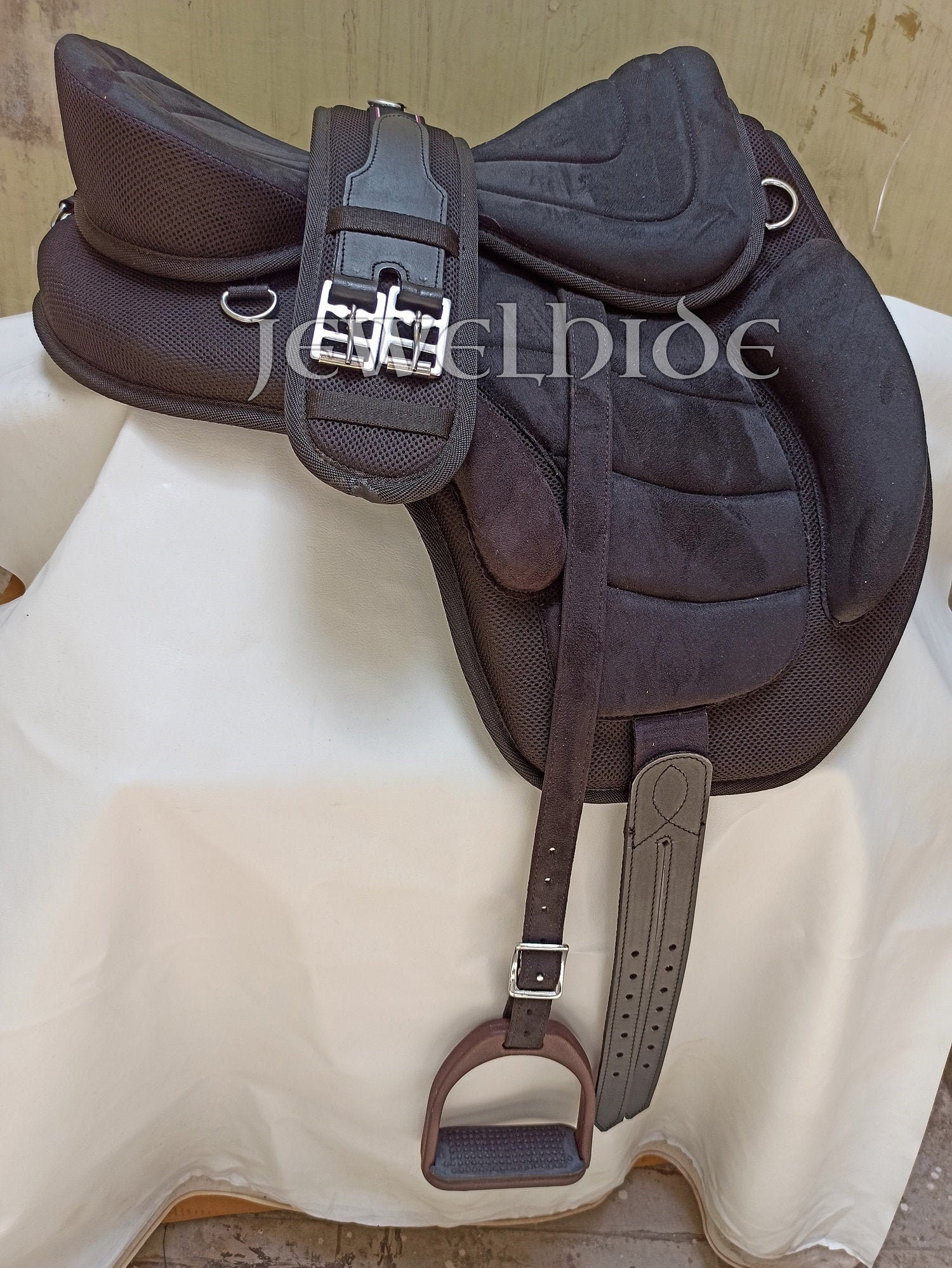 Bob Marshall Treeless Saddle for sale compared to CraigsList Only 4