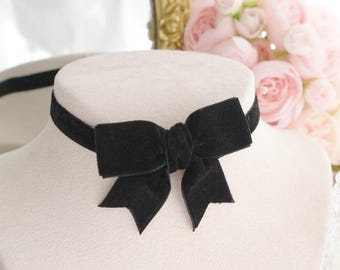Elegance Black velvet Bow choker necklace , cute simple retro glam pretty jewelry day collar bowtie  cute accessories, Handmade