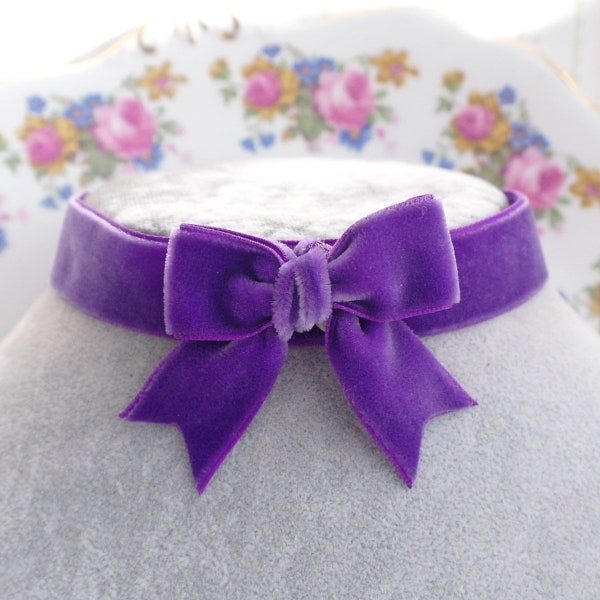 Purple  velvet choker necklace  bow , simple cute kawaii day collar accessories