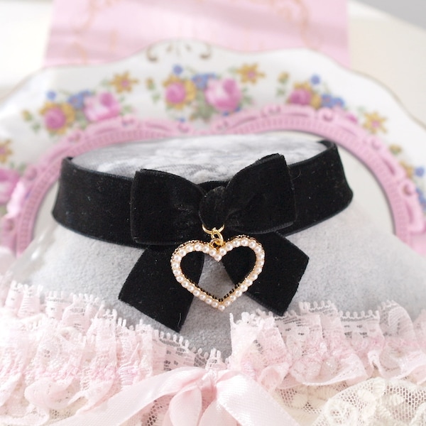 Black velvet bow choker necklace ,pearl heart pendant  kawaii day collar kawaii goth neckpiece, cute jewelry