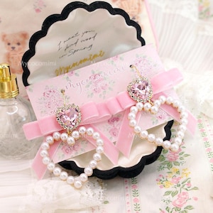 Pendientes de corazón con lazo de perla y diamantes de imitación de terciopelo rosa bebé (colgantes/con clip, sin perforación), joyería romántica angelical, lindos accesorios