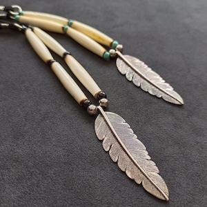 Tribal Indiase bottenketting, metalen veer, turkoois, glazen kralen