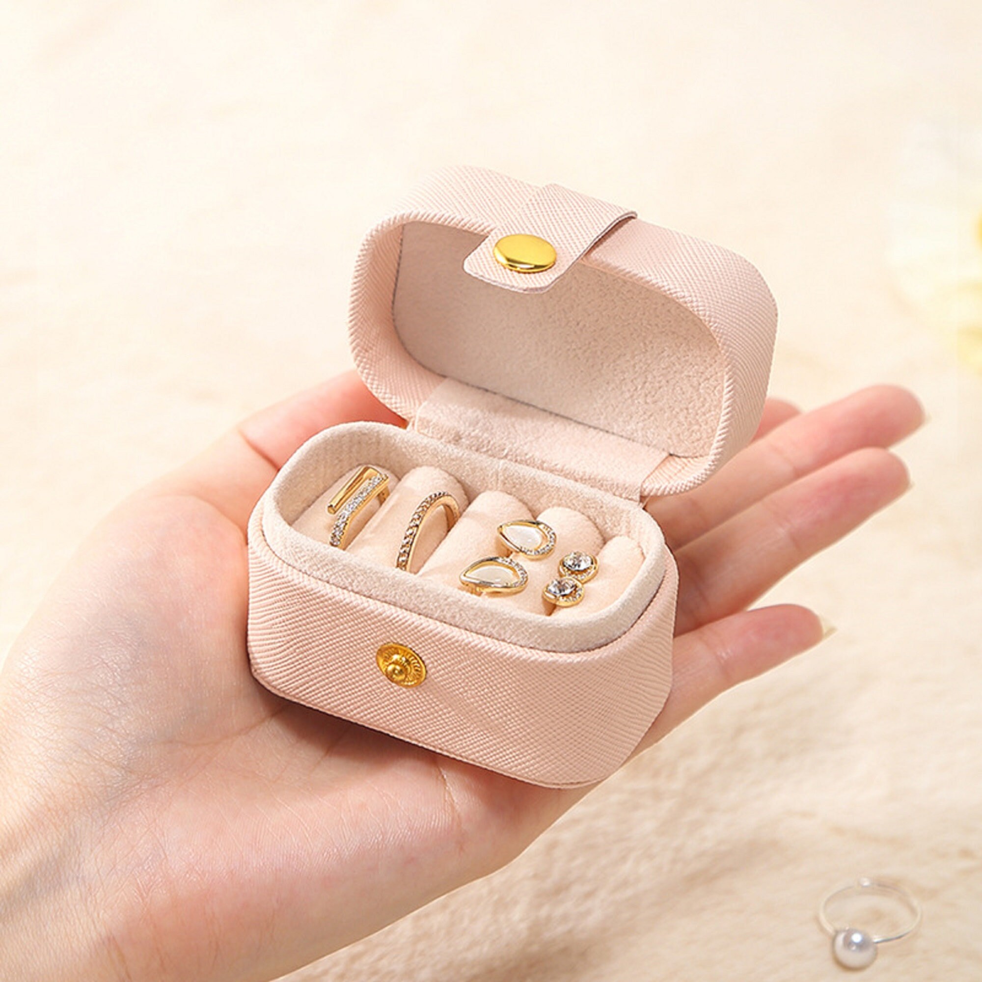 Cute ring box deals