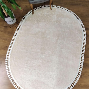 Flauschiger Teppich, Moderner Teppich, Waschbarer Teppich, Schlichter Teppich, Cremefarbener Teppich, Wollteppich, ovaler Teppich, Unikat