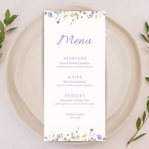 Gedruckte Wildblumen-Hochzeits-Menükarten | Personalisiertes botanisches Menü-Design | Benutzerdefiniertes Boho Gartenparty Gastmenü | Brautdusche