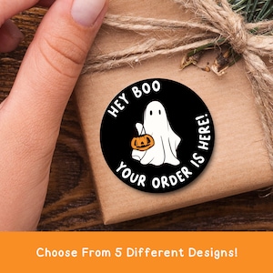 Hey Boo, tu pedido está aquí, pegatinas de embalaje, etiqueta de agradecimiento para clientes fantasma de Halloween, correo espeluznante hecho con magia, cosas espeluznantes en el interior