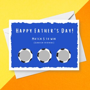 Carte à gratter heureuse de football pour la fête des pères | Personnalisé pour toute occasion | Match 3 à gagner pour papa | Footy surprise bleu