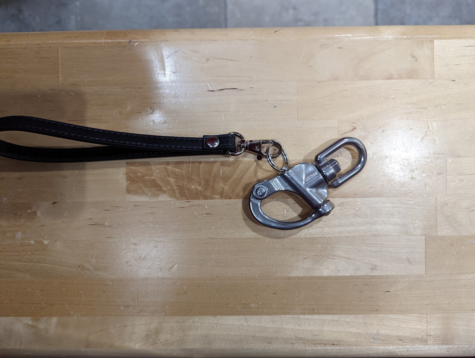 PIHIL 2Pcs Quick Release Clip Shackle For SCBA Mask, Firefighter Accessories, Quick Release Snap Shackle, With Leather Handle, Marine Grade 316 Stainless Steel Shackle For Rigging, Brown