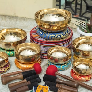 Shine chakra frequency Singing Bowls-Tibetan singing bowl set of 7 - Professional Healing Set for meditation yoga sound bath well being