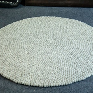 Felt Ball Rugs / Natural Grey pom 100 % New Zealand Wool Carpet Light Grey pom Rug/carpet (Free Shipping)